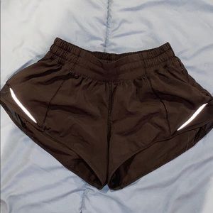 Lululemon Hotty Hot shorts 2.5”